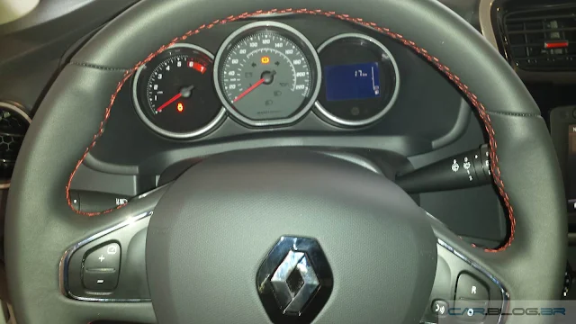 Renault Sandero R.S. 2.0 - interior