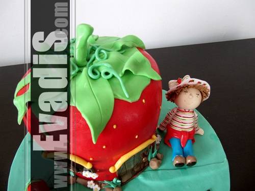 Top View Picture of Strawberry Shortcake Cake