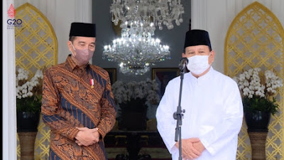Larang Makan saat Halalbihalal tapi Suguhi Opor Ayam untuk Prabowo, Damai: Profesionalitas Jokowi Amburadul