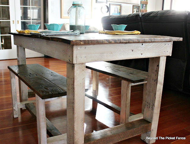 farmhouse table, pallets, kitchen table, reclaimed wood, http://goo.gl/z9bPYj