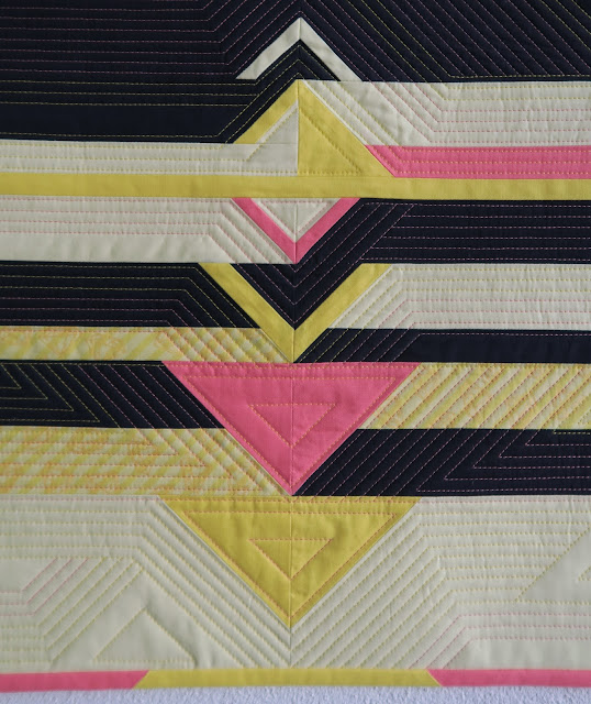 Luna Lovequilts - Horizon III quilt - Close-up