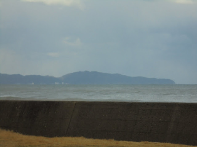 島根半島の美保関が見えます