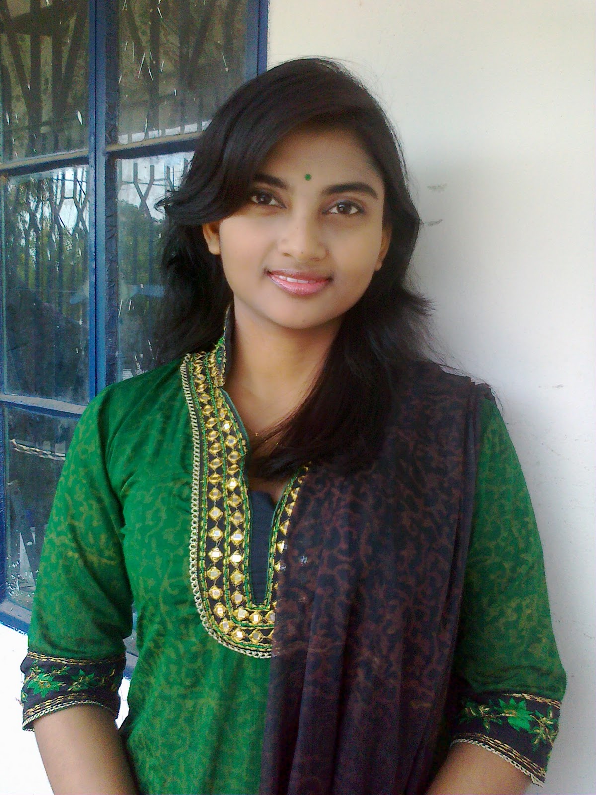 Nisha Sultana - Email address, photos, phone numbers to Nisha Sultana