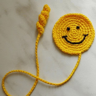 PATRON GRATIS MARCAPAGINAS EMOTICONO DE CROCHET