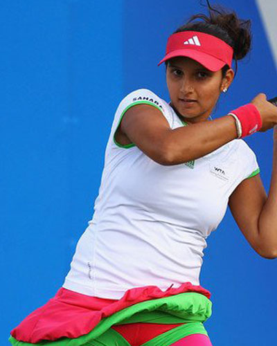 spicy photos in tennis court hot and famous tennis player sania mirza ...