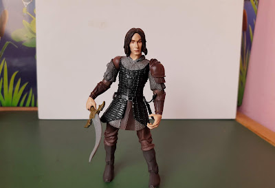 (vendida) Figura de ação medieval articulada em  7 pontos do Principe Caspian do filme As crõnicas de Narnia  - 2008 Disney/Walden 16 cm de altura  com uma espada que não é a original dele R$ 35,00