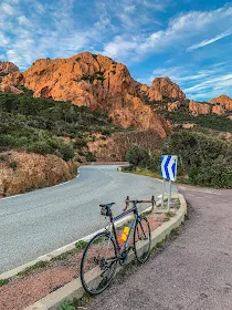 full carbon road bike rental ebike mtb saint maxime saint tropez mandelieu la napoule cannes nice france french coast Côte d'Azur pyrenees provence cycling travel bicycle shop