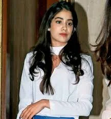 Jhanvi Kapoor Looks And Images, Jhanvi Kapoor Latest Photo And Pictures, Dhadak Movie Heroine Jhanvi Kapoor Images & Wallpapers