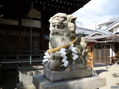 東成区中道の八阪神社狛犬