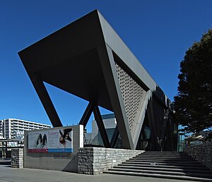 東京都現代美術館