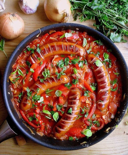 Kiełbaski w sosie paprykowym / Sausages in Red Bell Pepper Sauce