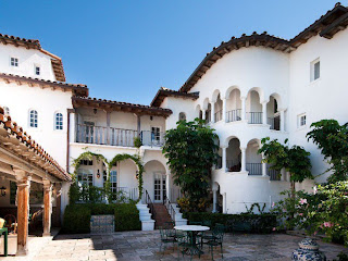 Foto del interior de una mansion al lado del mar en el area metropolitana de Miami