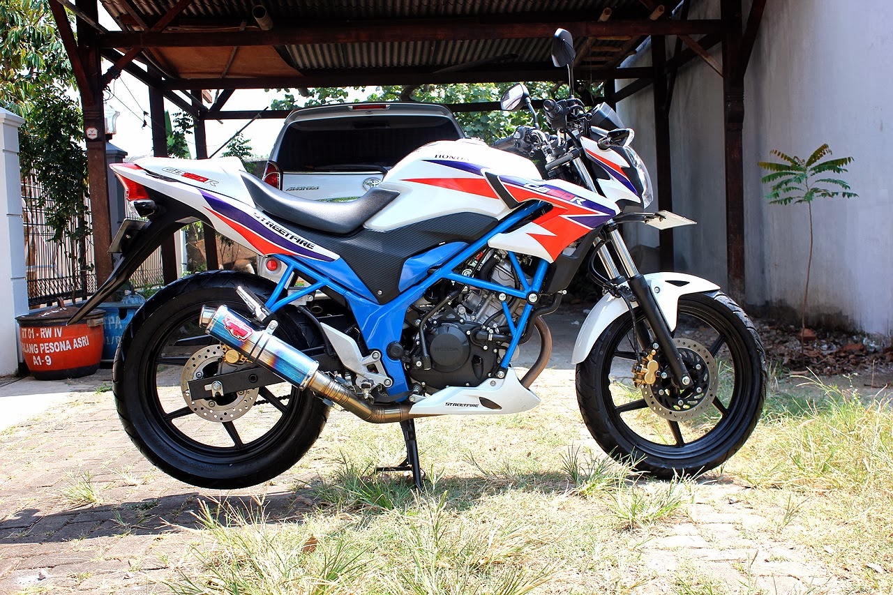 Pasang Stiker ScotchLight Di Truss Frame CB150R StreetFire Indonesia