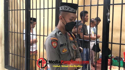 Tahanan Polres Bangka Barat diwajibkan Jalankan Ibadah Sholat 