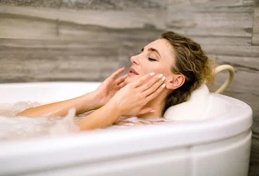 Benefits of Bathing Before Sleeping