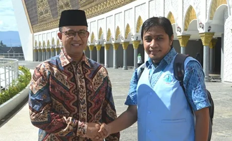 Anies Baswedan Hadiri Multaqa Da'i di Padang, Warga Kota Minta Foto Bareng