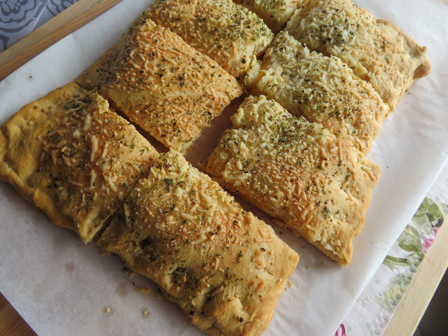 Easy Stuffed Cheesy Bread