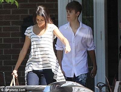 Selena Gomez and Boyfriend Justin Bieber are Within the First Throes of Their Romance.