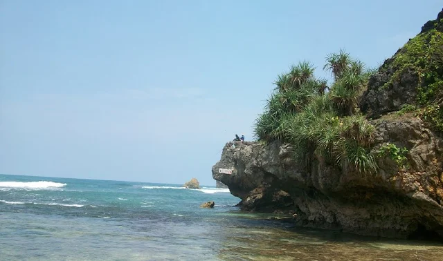 Pantai Sundak Gunungkidul Yogyakarta