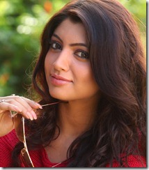akanksha_puri_cute_still