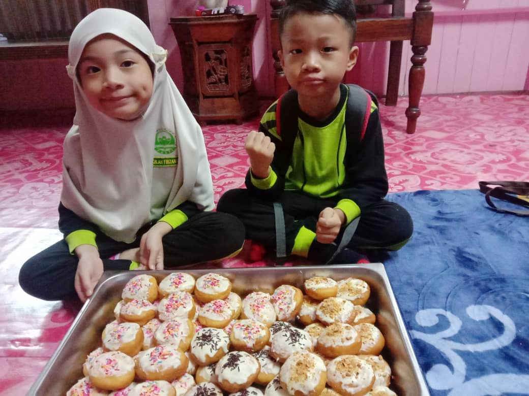 Nak Buat Bomboloni tapi jadi Donut Warna Warni - Miza Talib