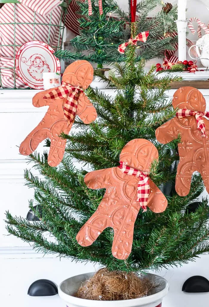 tile gingerbread men ornaments, red check homespun