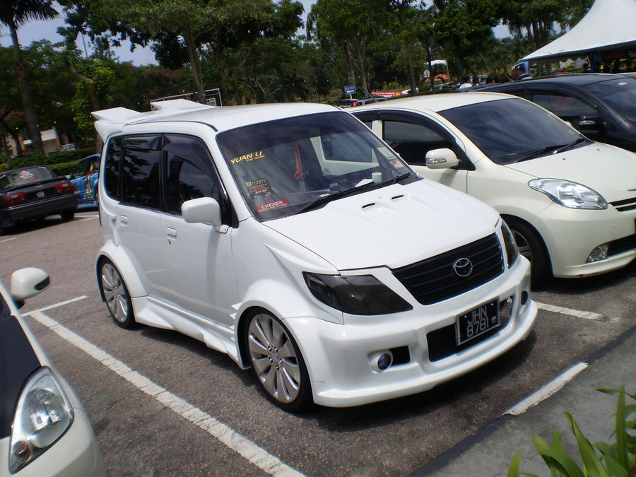 Modified Perodua Kenari with wide body kit Spotted during JBMS car audio
