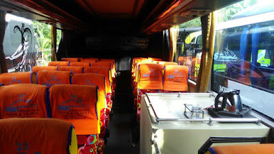 fasilitas bus pariwisata