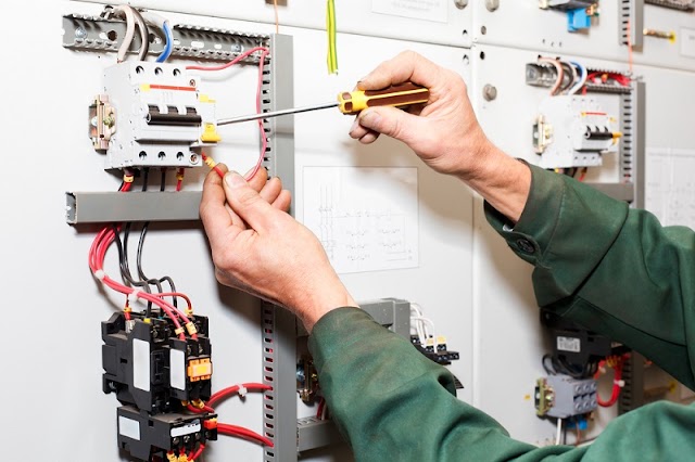 7 Essential Traits Possessed by A Skilled Commercial Electrician