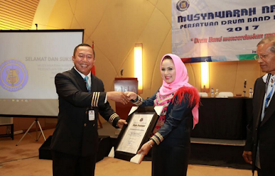 Ketua PDBI Lampung Aprilani Yustin Ficardo Peroleh Penghargaan Kinerja Terbaik Pertama