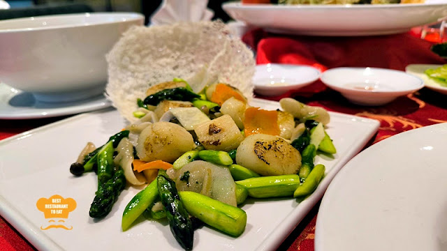 PJ Hilton Toh Yuen Chinese New Year Jade Set Menu - Stir Fried Scallop With Asparagus