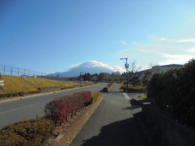 大山が雲に覆われて美しい