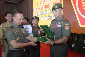 Komandan Kodim 0714/Salatiga, Terima Penghargaan Juara 1 Kategori Dansatgas Terbaik Lomba Karya Jurnalistik TMMD Reguler ke 102 Tahun Anggaran 2018 Dari KSAD di Jakarta