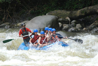 Girls in Costa Rica