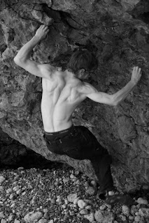 bouldering the cove south shields