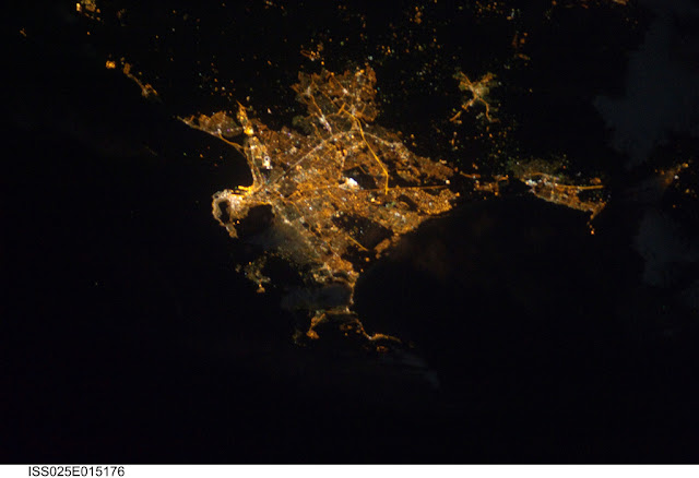 Satellite photo of Cape Town city lights as seen from space