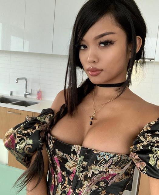 sultry filipino woman