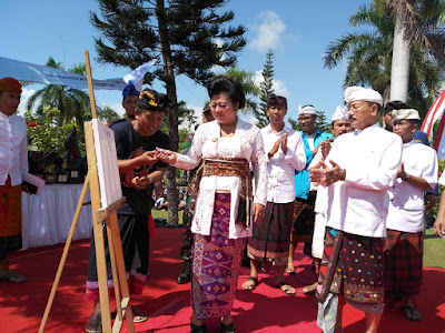 BUPATI KARANGASEM BUKA ACARA PAGELARAN BUDAYA