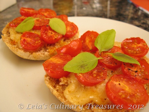 tomatoe crostini