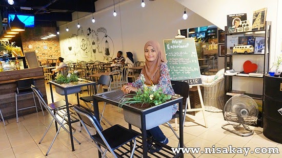 Chemistry Cafe kafe konsep umpama di makmal kimia Chemistry Cafe kafe konsep umpama di makmal kimia