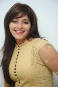 Anjali latest glamorous photos-thumbnail-3