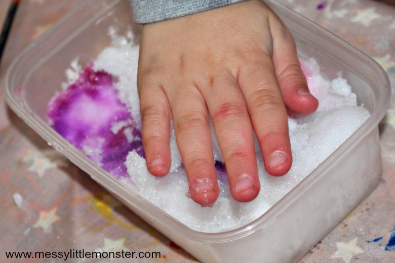 Paint on snow with an easy DIY snow paint recipe. Painting on snow is fun winter art activity for kids to do indoors or outdoors. This fun snow day ideas is great for toddlers and preschoolers.