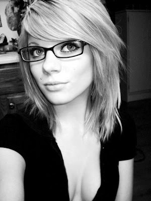 blonde emo hairstyle girl with great emo glasses, looks so cool!