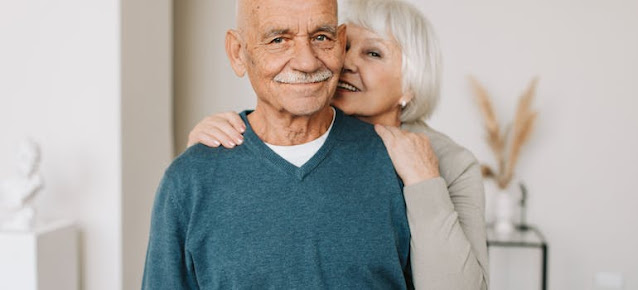 a happy senior couple smiling