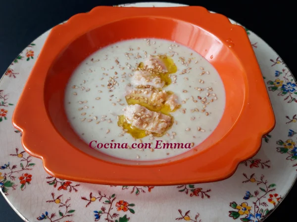 Crema fría de melón con salmón