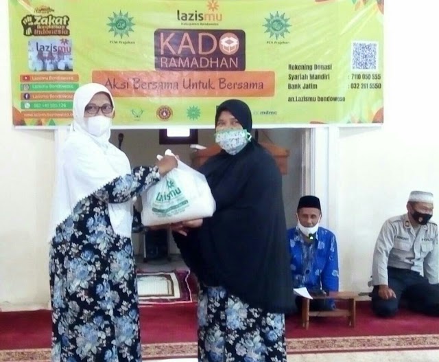 Kado Ramadhan, LAZISMU Bondowoso Bagikan 220 Paket di Prajekan