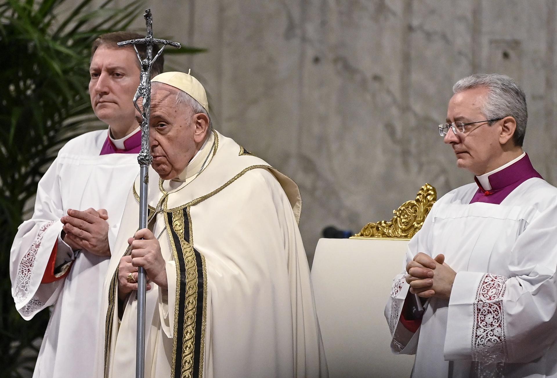 El Papa pide que se detenga a "los traficantes de seres humanos"