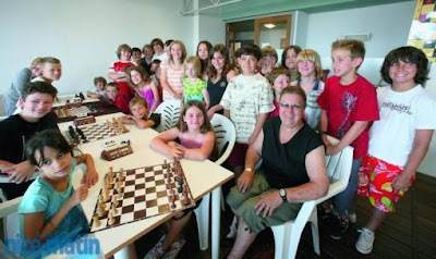  Le grand tournoi de l'Echecs club ajaccien qui marque la fin de la saison sportive s'est déroulé hier, en présence de très nombreuses filles qui sont aujourd'hui de plus en plus passionnées par la pratique de ce jeu - Photo Michel Luccioni