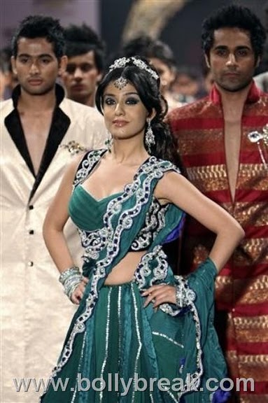 designer sarees in bangalore. designer bridal sarees