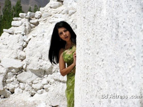 Bengali Actress Payel Photo-01
